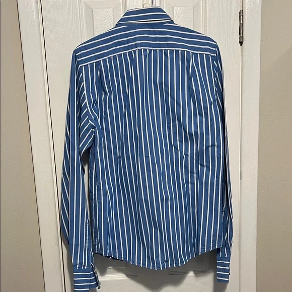 Abercrombie & Fitch Men's Blue and White Striped Shirt - Picture 2 of 3